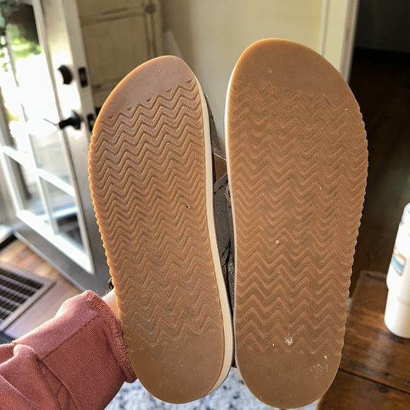 TOMS sandals size 8 - Picture 8 of 8